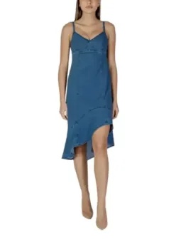 Leichter blauer Desigual Denim-Sommerkleid