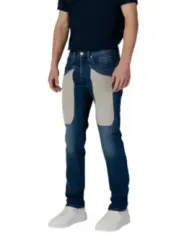 Blaue Jeans mit grauen Akzenten