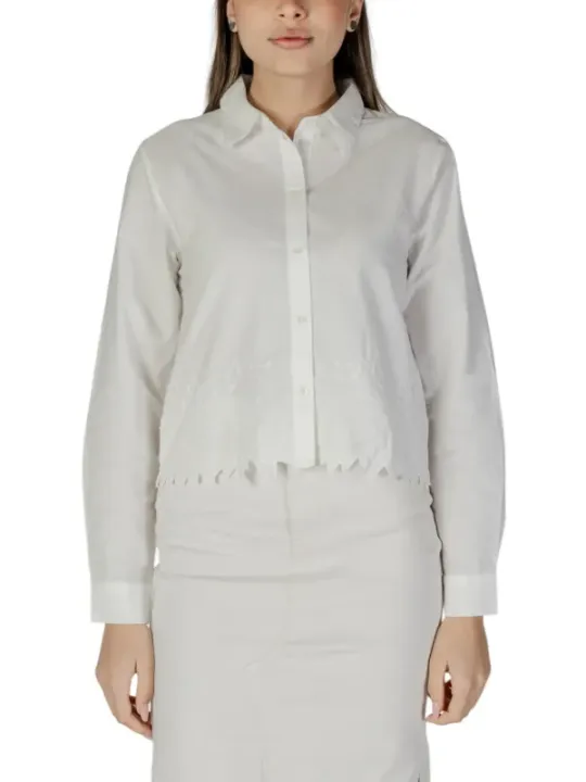 Weiße Bluse mit Fransenärmeln