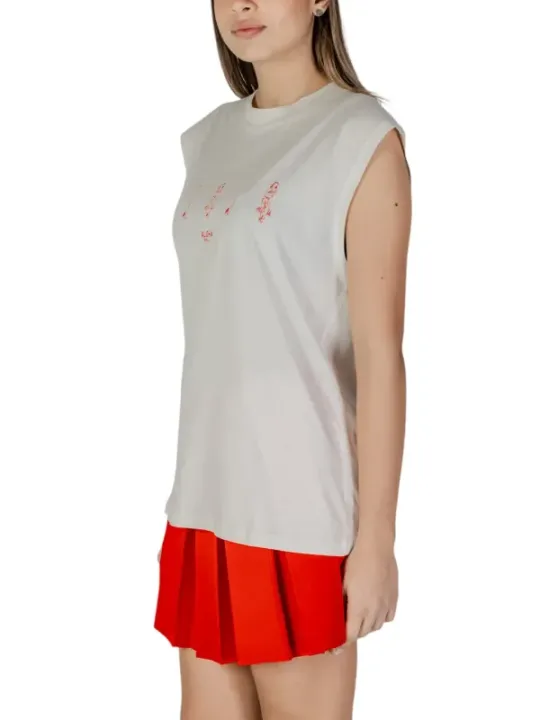 Bluse mit Blumen und Rock