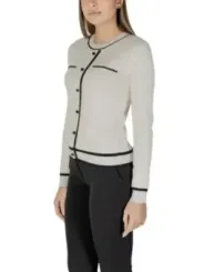 Weißes Hemd mit schwarzem Piping