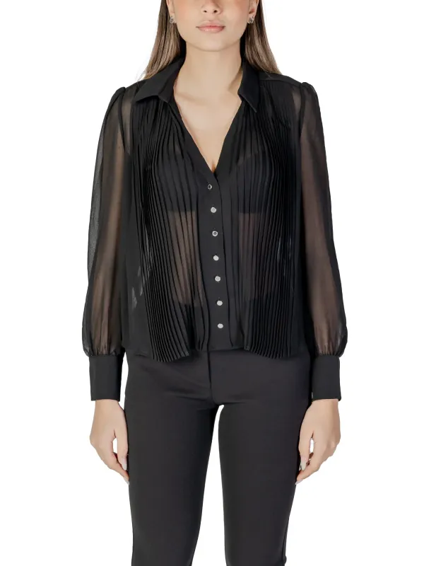 Schwarze Bluse mit Rüschen und Kragen