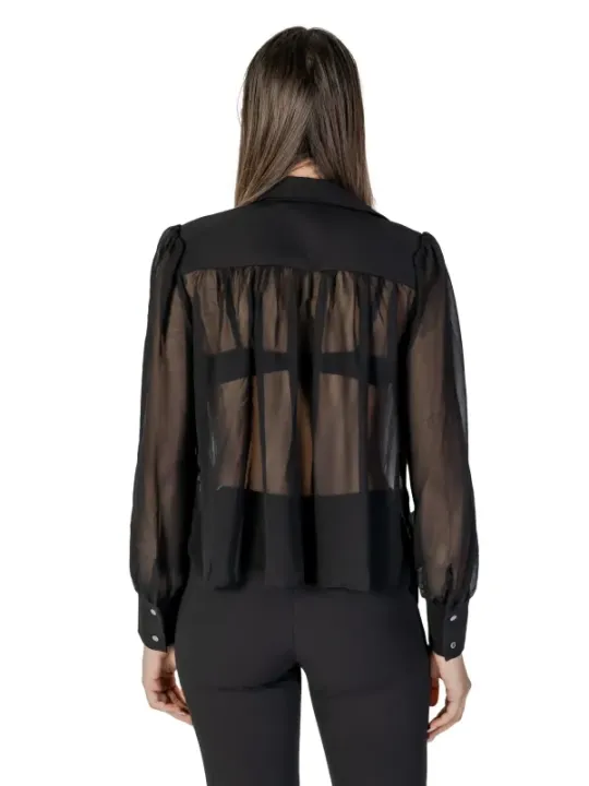 Transparente Bluse mit Rückenausschnitt