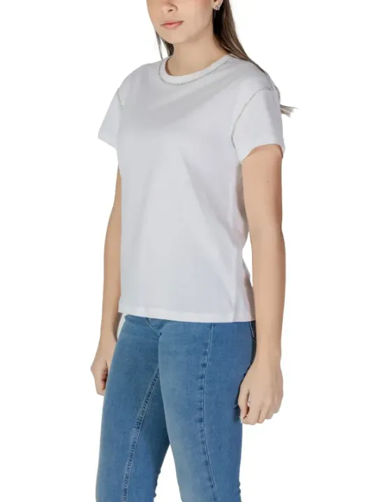 Weißes Baumwoll-T-Shirt mit Fransen.