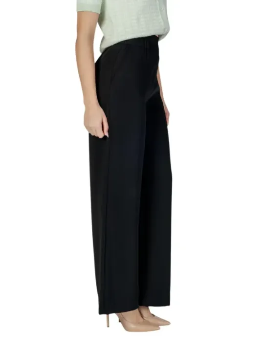 Schwarze Stoffhose gerader Schnitt Beine