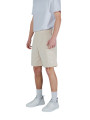 Beige Ea7 Shorts Studioaufnahme Mann