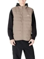 Beige Pufferweste mit schwarzem Hoodie