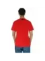 Rotes T-Shirt mit Jeans