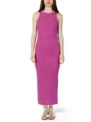 Rosa Strickkleid mit Rautenmuster