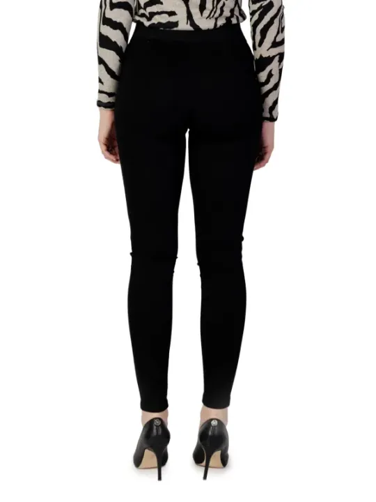 Zebra-Top mit schwarzen Leggings