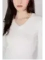 Weißes Guess V-Ausschnitt Langarmshirt