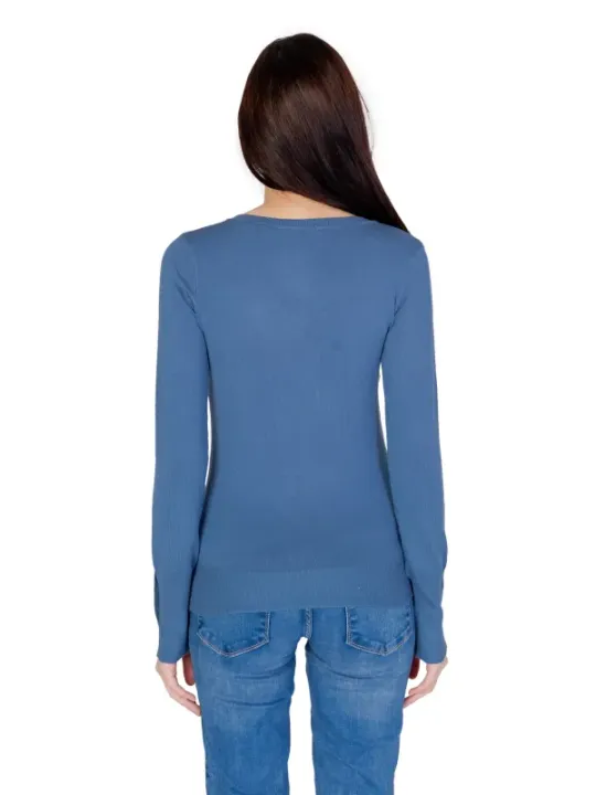 Blauer Guess Pullover Rückansicht Jeans