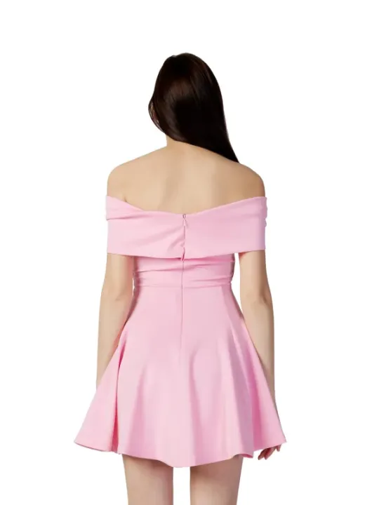 Pinkes Cocktailkleid mit Rüschen detail