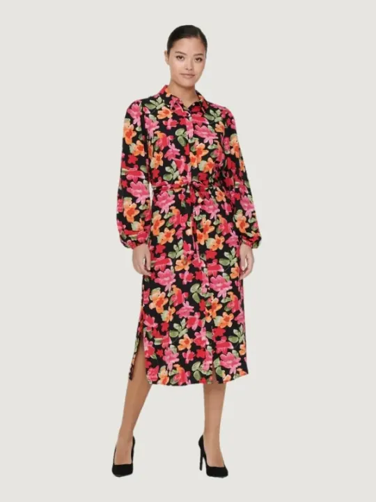 Blumiges schwarzes Kleid mit Schlitz