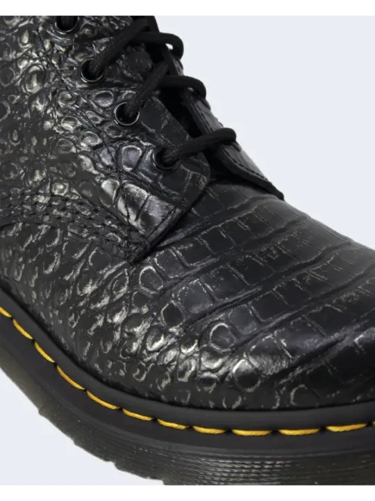 Schwarze Lederstiefel mit Krokodilhautmuster