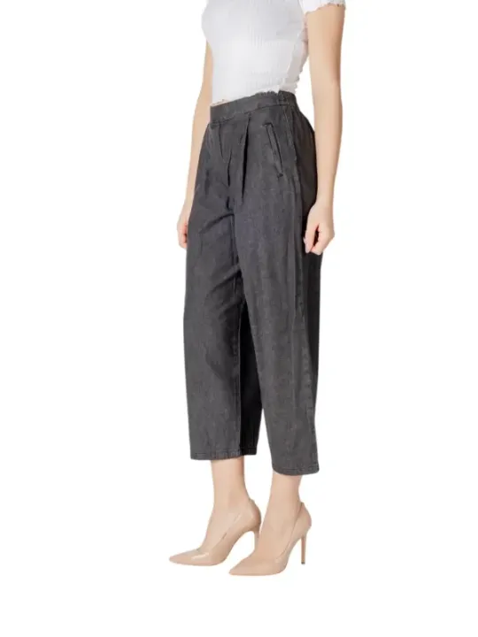 Dunkelgraue hochtaillierte Cropped Hose Ichi