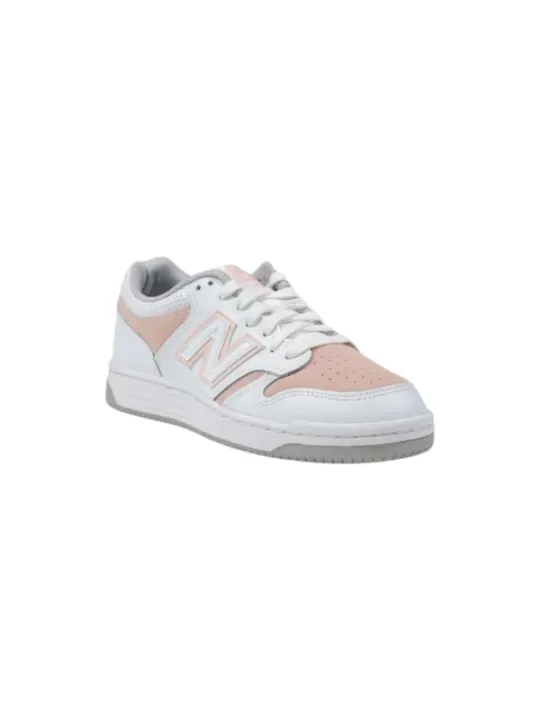 Rosa New Balance Sneaker Detail