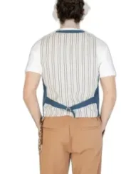 Gestreiftes Weste mit blauem Akzent