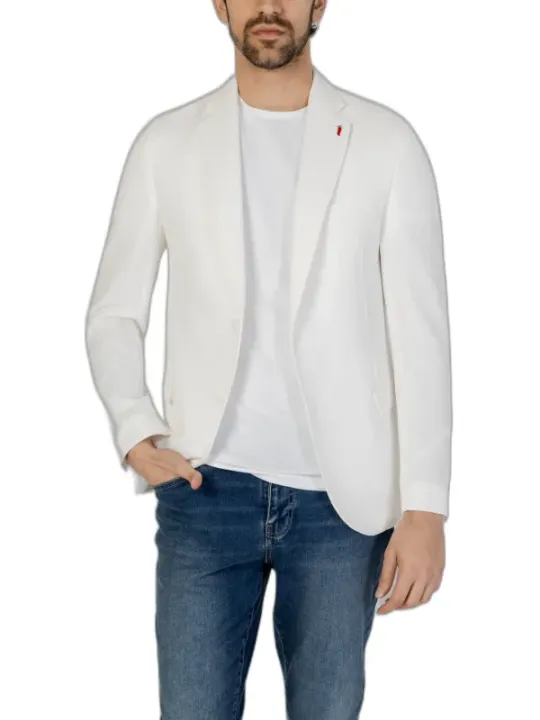 Weißer Herrenblazer, stilvoll geschnitten