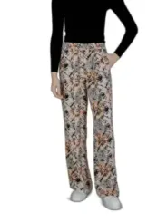 Weite, neutrale Hosen mit Cropped-Schnitt