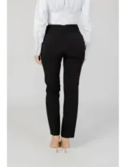 Schwarze, taillierte High-Waist-Hose