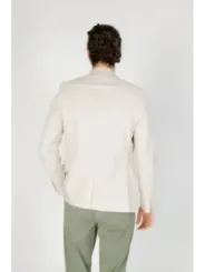 Weißes Sakko, Mann Rückenansicht