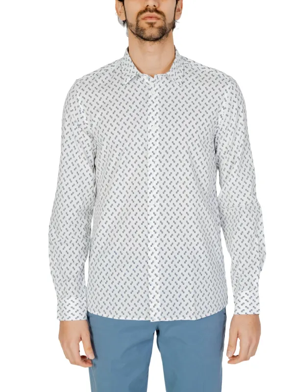 Musterhemd mit geometrischem Design