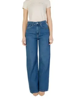 Jeans und weißes Only Shirt