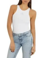 Weißes Tanktop mit Jeans