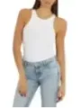 Weißes Tanktop mit Jeans