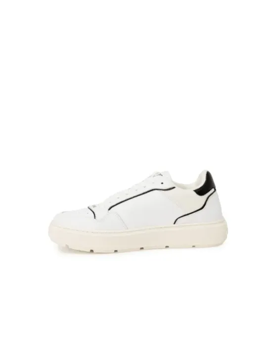 Weißer Love Moschino Sneaker Detailaufnahme