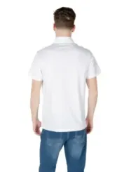 Weißes Polohemd, lässiger Sommerlook