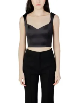 Schwarzer Seidentop mit V-Ausschnitt