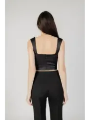 Schwarzes Leder Oberteil und Hose