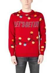 Roter Pullover mit Lichterkette