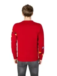Roter Pullover mit Weihnachtslichtern