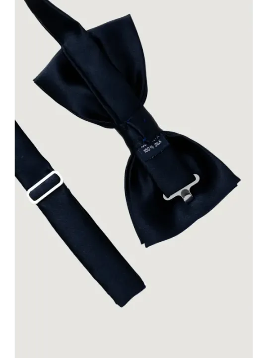 Schwarze Seidenfliege und Gurtel Punkt Sella