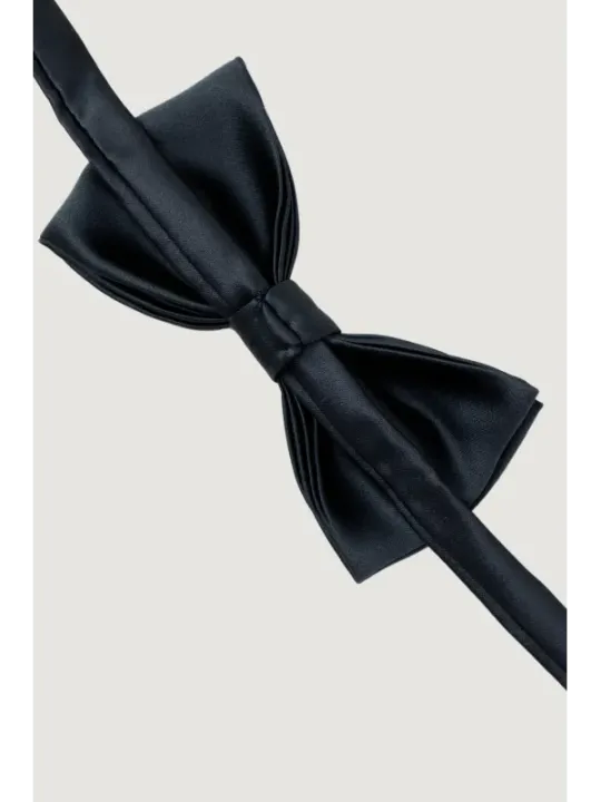 Schwarze Seidenfliege, vorgebunden, elegant