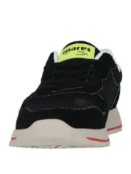 Schwarze Wasserschuhe mit dicker Sohle