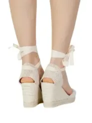 Cremefarbene Espadrilles mit Juteabsatz