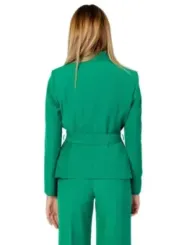 Grüner Blazer und Hose elegant