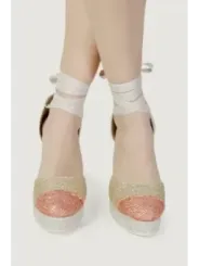 Beige espadrilles with pink details