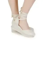 Weiße Espadrilles mit Knöchelriemen