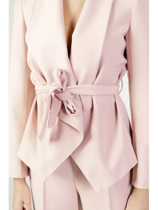 Rosa V-Ausschnitt Kleid mit Schleife.