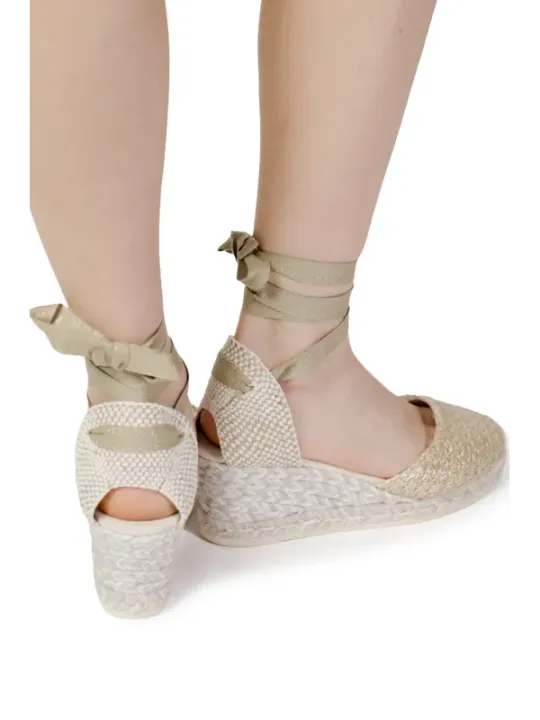 Weiße Riemchensandalen mit Blockabsatz