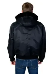 Schwarze Winterjacke mit Kapuze