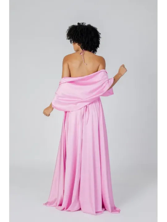 Zartrosa, bodenlanges Damenkleid ohne Träger