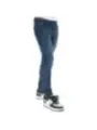 Blaue Jeans und Nike Schuhe
