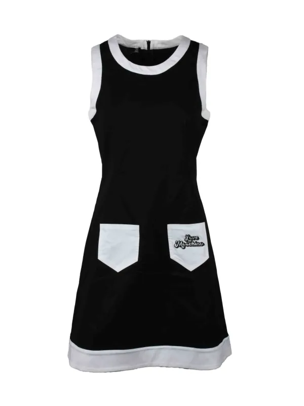 Schwarzes Kleid mit weißem Saum