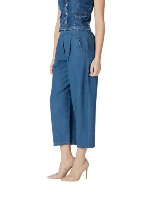 Distressed Denim Vest mit Falten